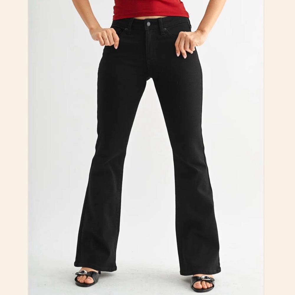 Just USA Mid to High Rise Flare Leg Jeans size 8